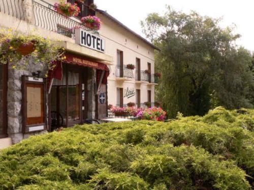 Hotel Le Castelet Ax-les-Thermes Bagian luar foto
