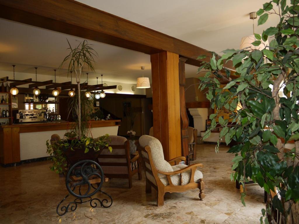 Hotel Le Castelet Ax-les-Thermes Bagian luar foto