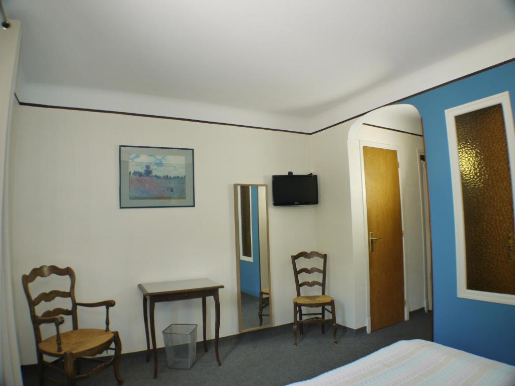 Hotel Le Castelet Ax-les-Thermes Bagian luar foto