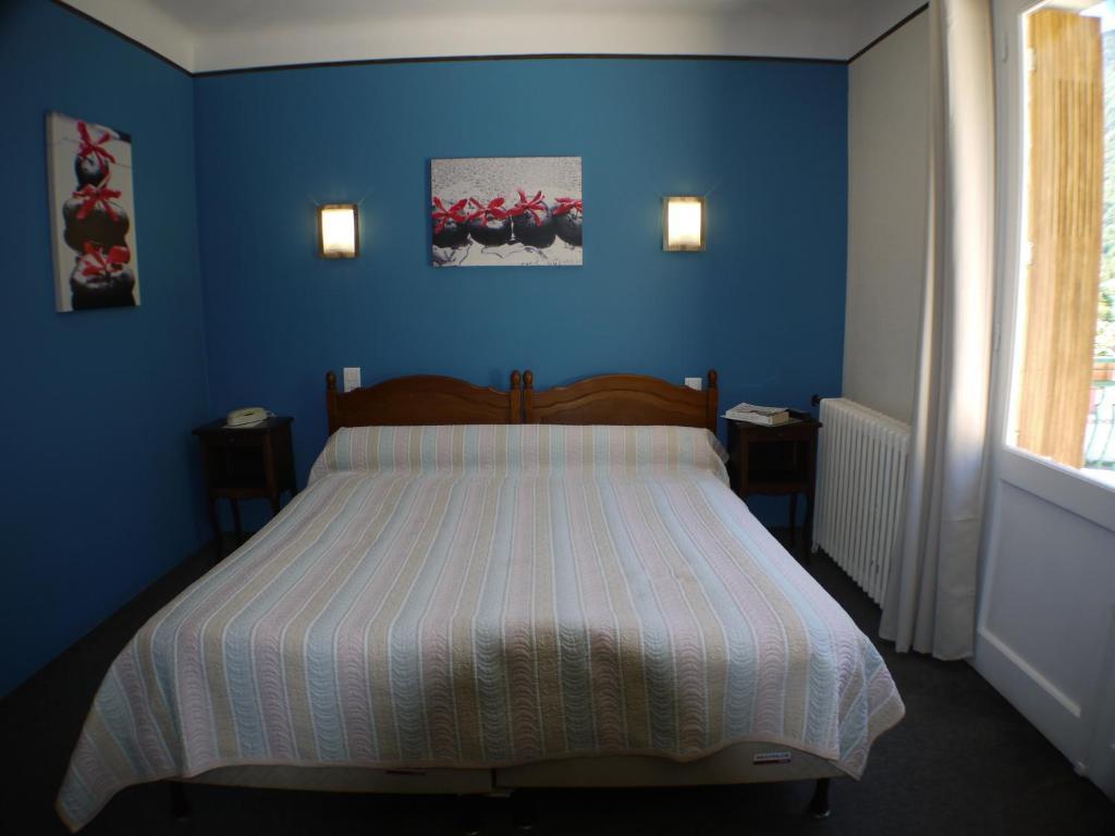 Hotel Le Castelet Ax-les-Thermes Bagian luar foto